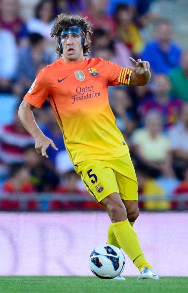 Ngoài ra, Sandro Rosell cũng hy vọng sẽ giữ chân được đội trưởng Carles Puyol khi hợp đồng hiện tại của tuyển thủ Tây Ban Nha này sẽ hết hạn vào mùa Hè năm sau: “Puyol là một biểu tượng, một huyền thoại và một đội trưởng mẫu mực của chúng tôi. Chúng tôi rất vui mừng nếu anh ấy sẽ kết thúc sự nghiệp của mình tại Barca.”
